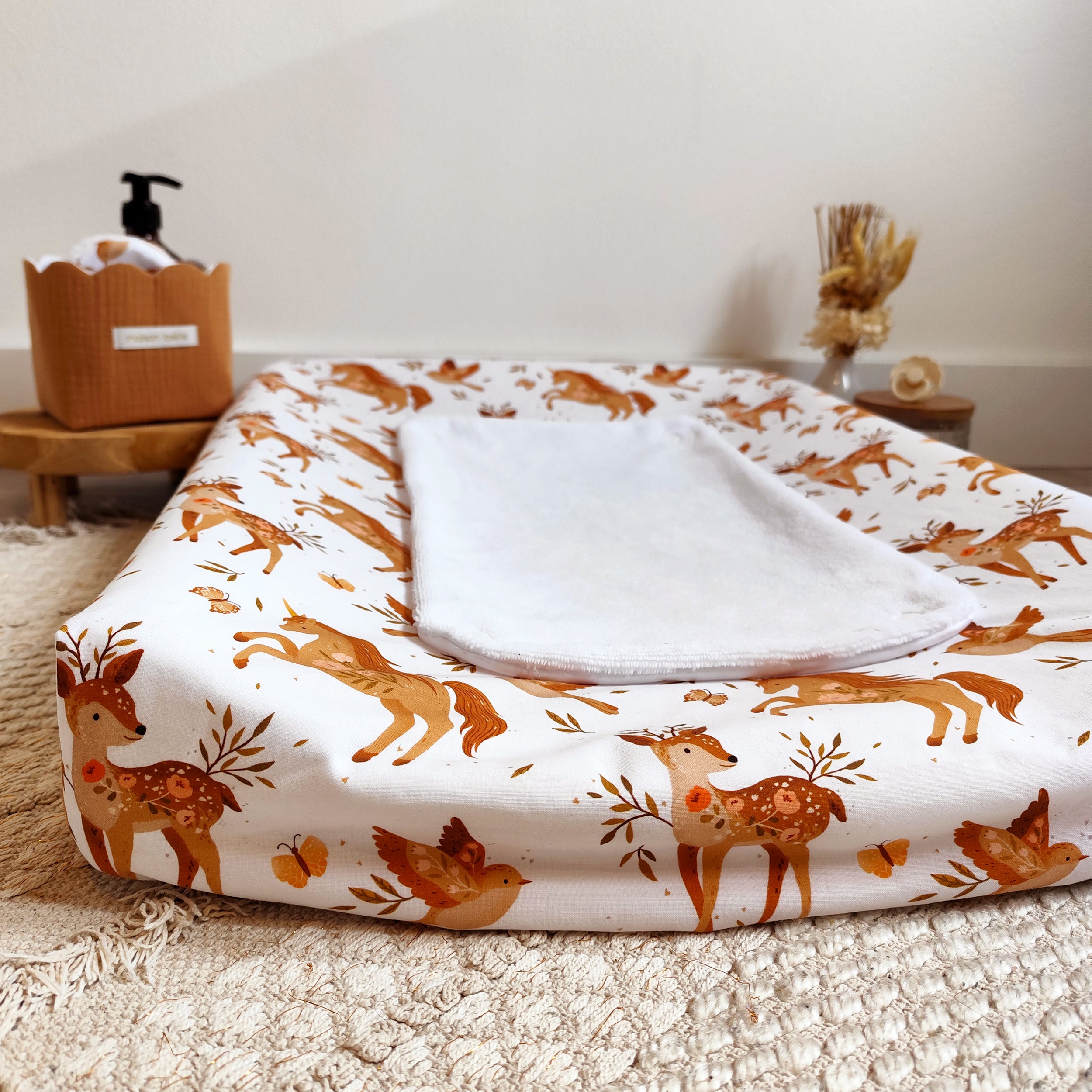 La housse élastiquée pour matelas à langer - Maison Loëlie